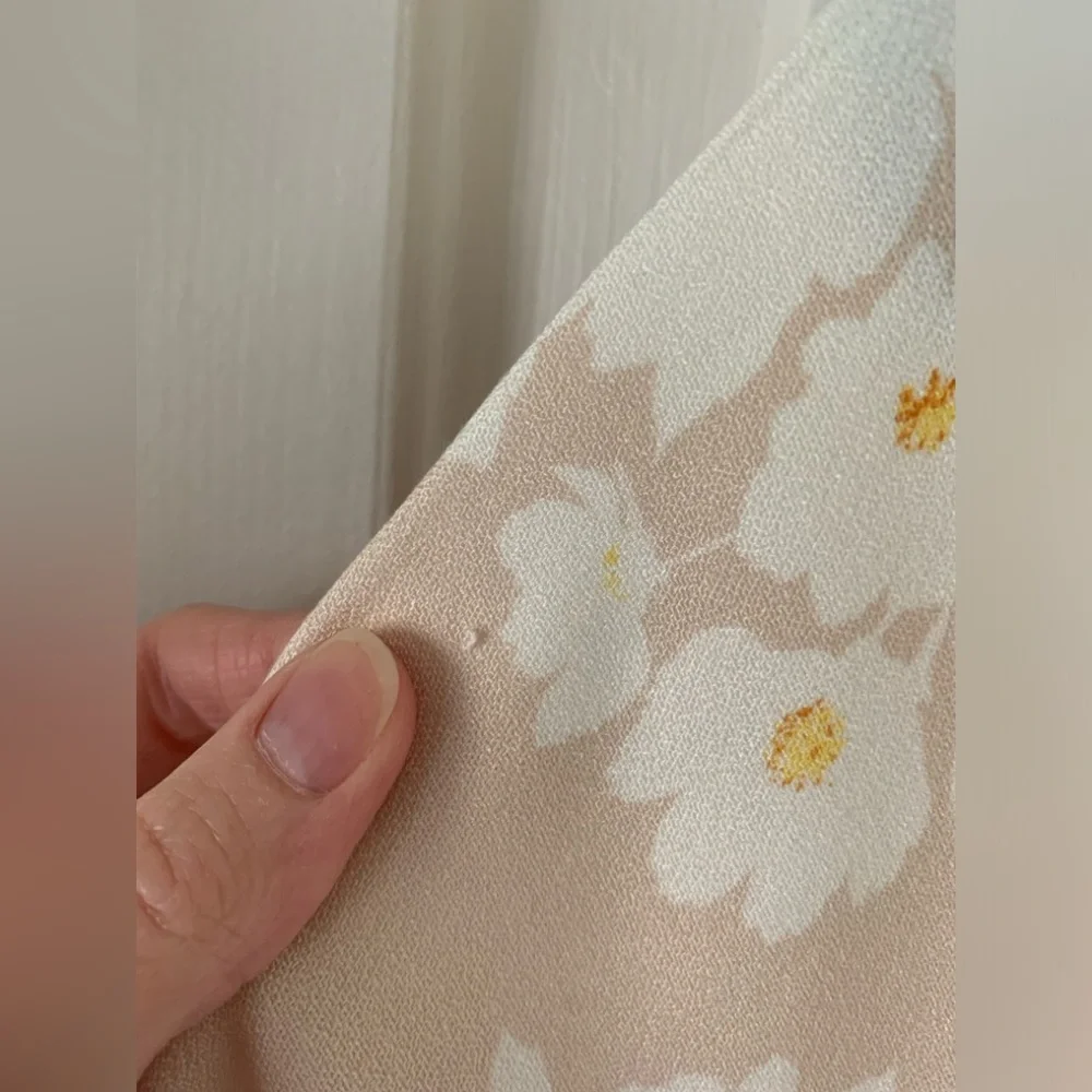 Carly Jean Los Angeles Blush Pink Floral Top - Picture 5 of 6